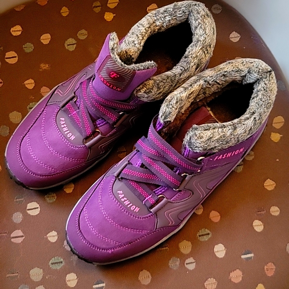 Never worn, warm, cute booties sz 42, 9-10 ladies